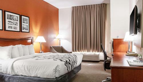 King Suite - Accessible/Non-Smoking