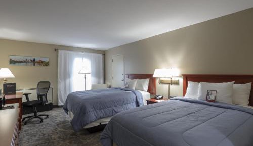 2 Double Beds, North