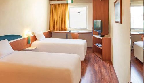 Standard Double Room with Two Double Beds