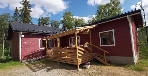 Three-Bedroom Holiday Home with Sauna