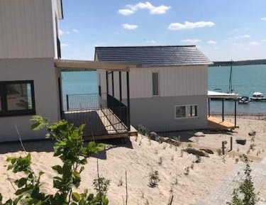 Holiday Home Lake - First row