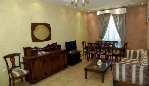 Deluxe Suite with Spa Bath