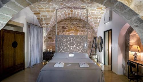 Queen Suite with Spa Bath