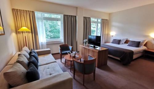 Junior Suite with Extra Bed - Lake Side
