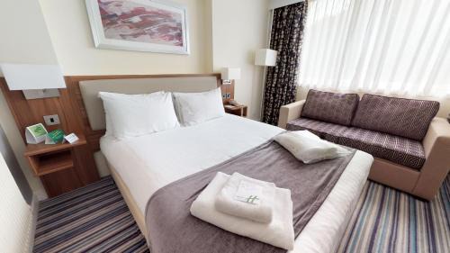 Double Room with Sofa Bed - Non-Smoking