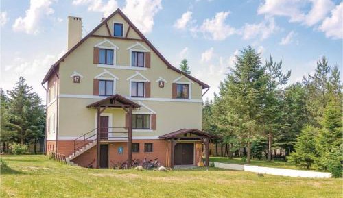 Seven-Bedroom House