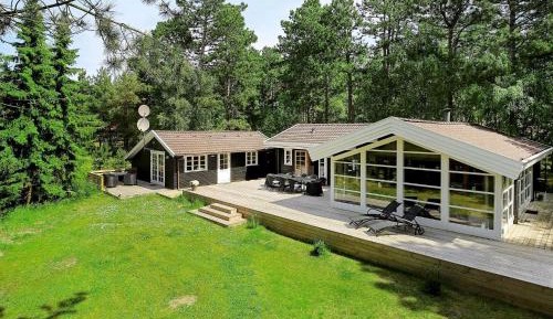 Three-Bedroom Holiday Home 