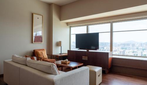 Deluxe King Room - Club Access