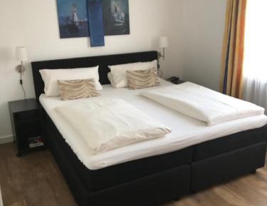 Standard Double Suite