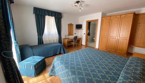 Double Room with Balcony (3 Adults)