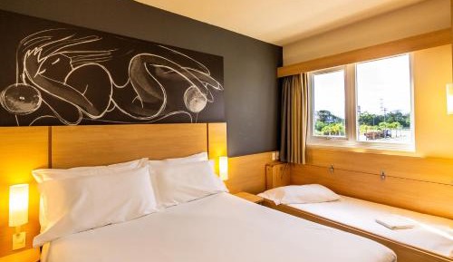 Standard  Room with 1 Double bed and 1 Small bed