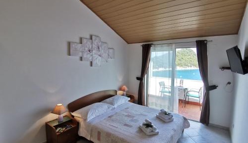 Studio Apartment with Sea View