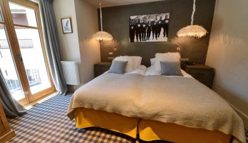 Double or Twin Room Shower or Bath - South