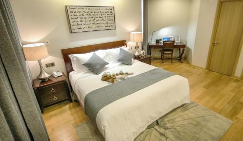 One Bedroom Deluxe Suite
