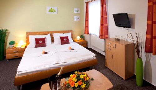 Double or Twin Room with Shower
