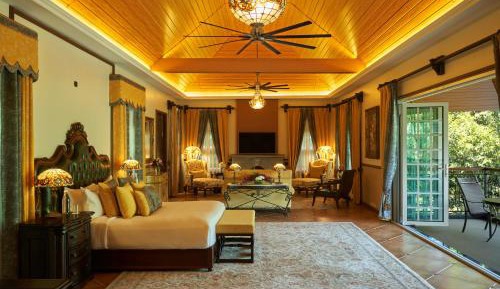 Grand Grove View Suite