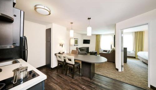 One-Bedroom King Suite