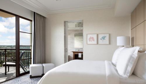 Golden Oak View King
