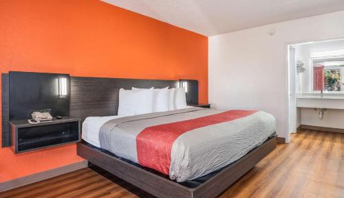 King Room - Disability Access - Non-Smoking