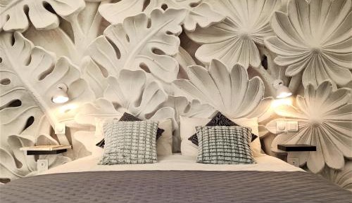 Queen Room with Garden View