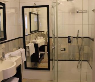 Apartment (4 Adults)