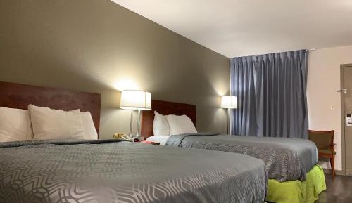 Queen Room with Two Queen Beds - Non-Smoking