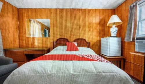 Deluxe King Suite