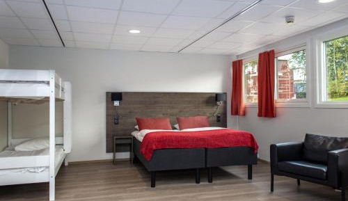 Deluxe Family Room
