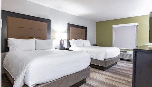 Standard Queen Room with Two Queen Beds
