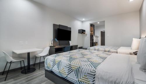 Queen Room with Two Queen Beds - Disability Access - Roll In Shower