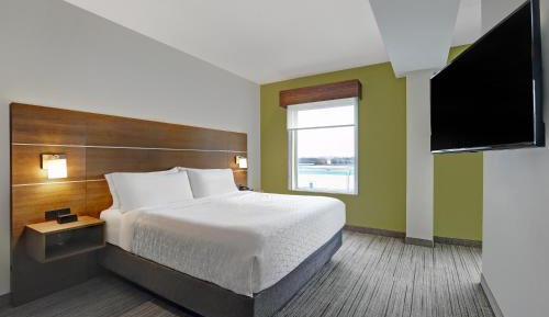 Standard King Room with Extra Space
