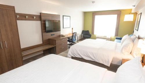 Queen Suite with Two Queen Beds