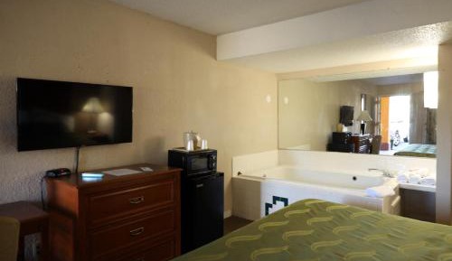 King Suite with Spa Bath