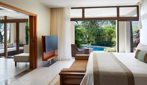 Preferred Club Master Suite Swim Out (Adults Only)