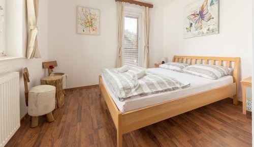 Double Room Shared Bathroom and Balcony