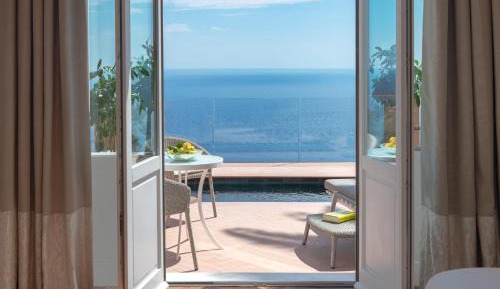 Sea-View Studio Suite with Plunge Pool King