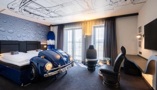 Theme room