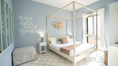 Superior Double Room with Balcony and Sea View