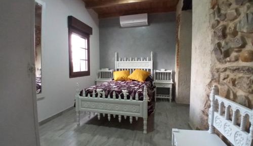 Single Room with Private Bathroom