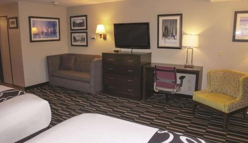 3 Queen Beds, Sofa Bed, Non-Smoking