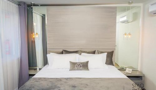 Deluxe Queen Room