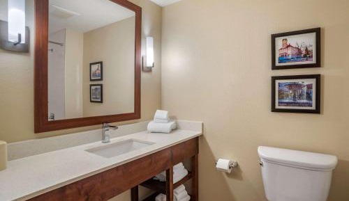 Standard Queen Room with Two Queen Beds - Non Smoking 
