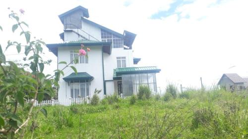 Villa with Garden View