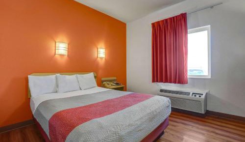 Queen Room - Disability Access - Roll in Shower