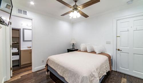 Deluxe Studio