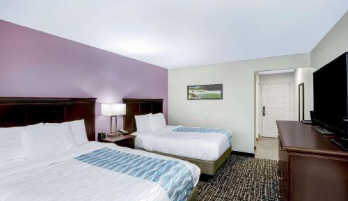 Queen Room with Two Queen Beds - Non-Smoking