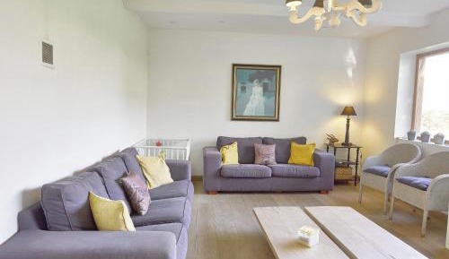 Nine-Bedroom Holiday Home