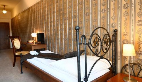 Twin Room with City View