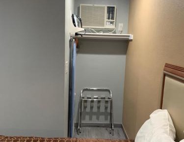 King Room - Non-Smoking