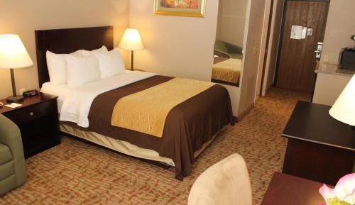 Queen Room - Accessible/Non-Smoking